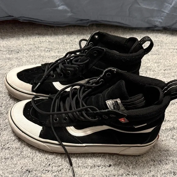 Vans MTE Black and White High-Top Sneakers (winterized) - Picture 4 of 5
